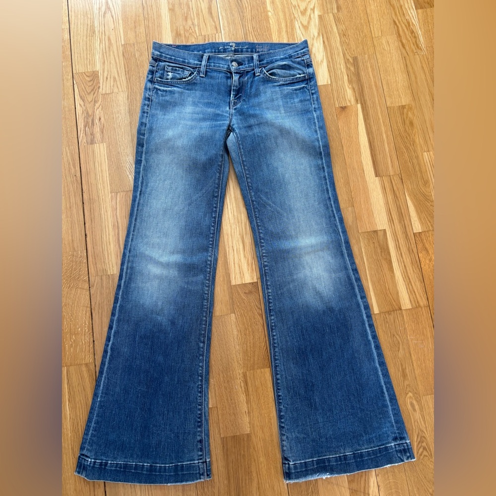 Seven for All Mankind Low Rise Ginger Wife Leg Size 29, 33” inseam Similiar-Dojo